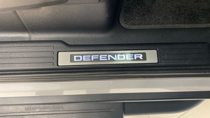 Land Rover Defender 3.0 D350 X-Dynamic HSE 90 3dr Auto Diesel Estate - Image 44
